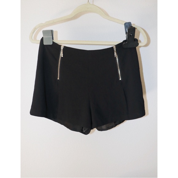 Forever 21 Black Shorts - Picture 1 of 5